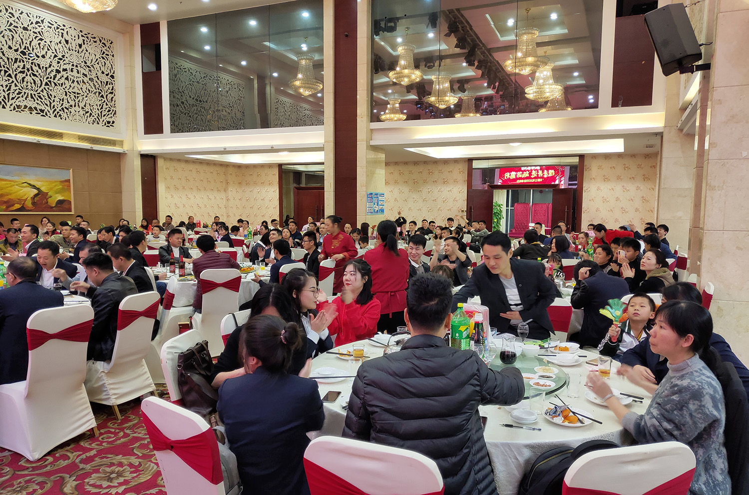 禾聚沖壓廠-晚會現場